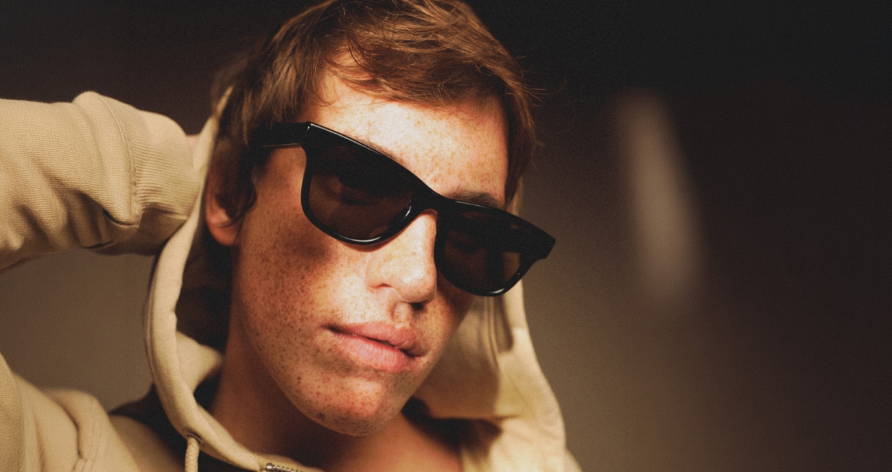 <span style="color:#FCFF9F;">Gafas de sol</span>